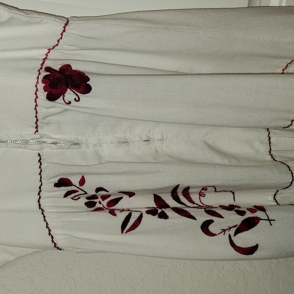 Maxi dress hand embroidered - Picture 5 of 7